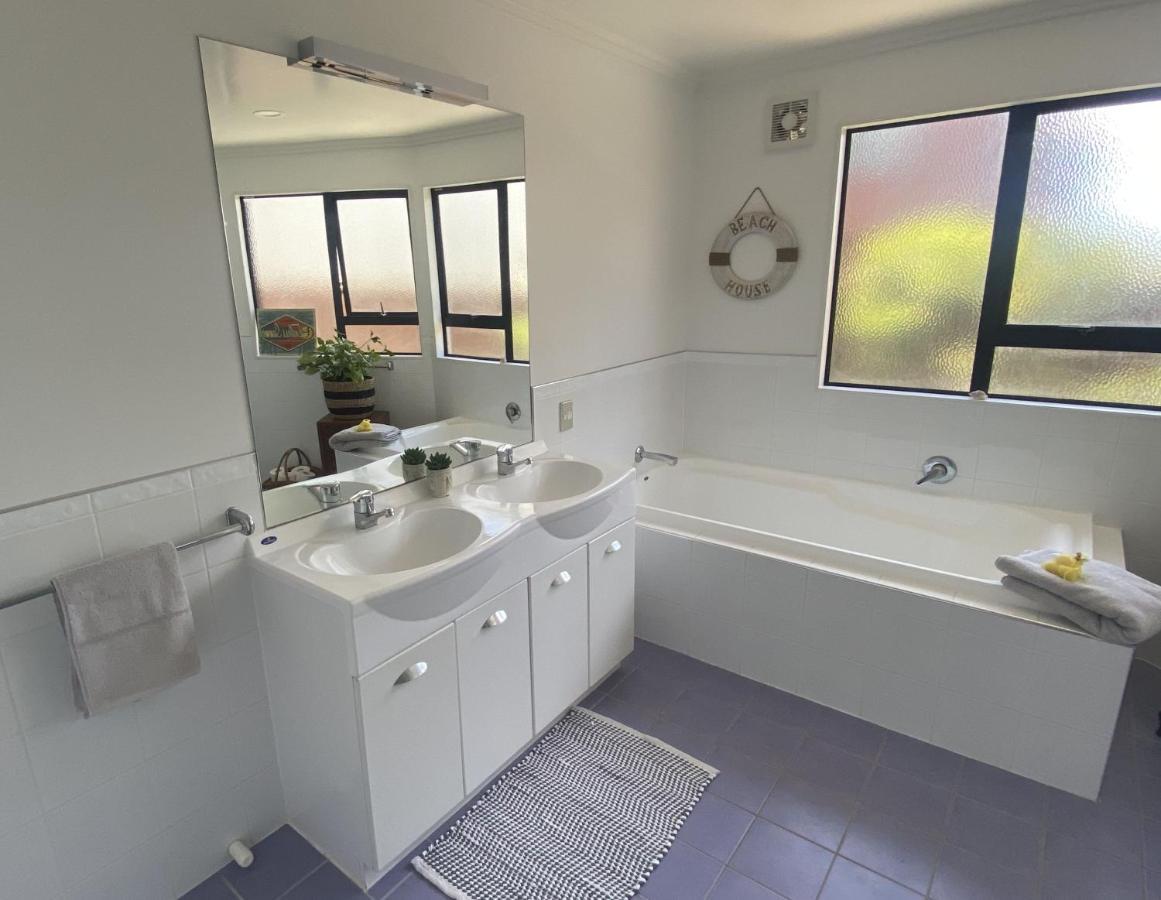 Superb Beachside Location, Private And Tranquil Apartment Mount Maunganui Luaran gambar